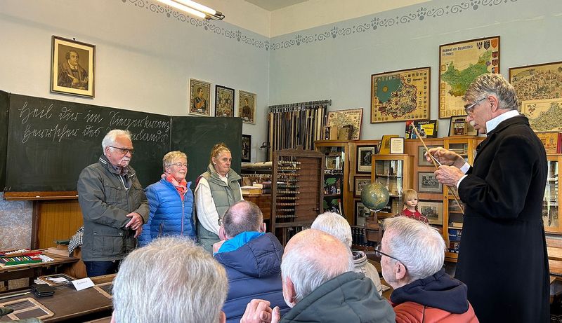 Landschulmuseum2 - Besichtigung Landschulmuseum Sellen - Schulunterricht wie in den 60er Jahren Landschulmuseum2