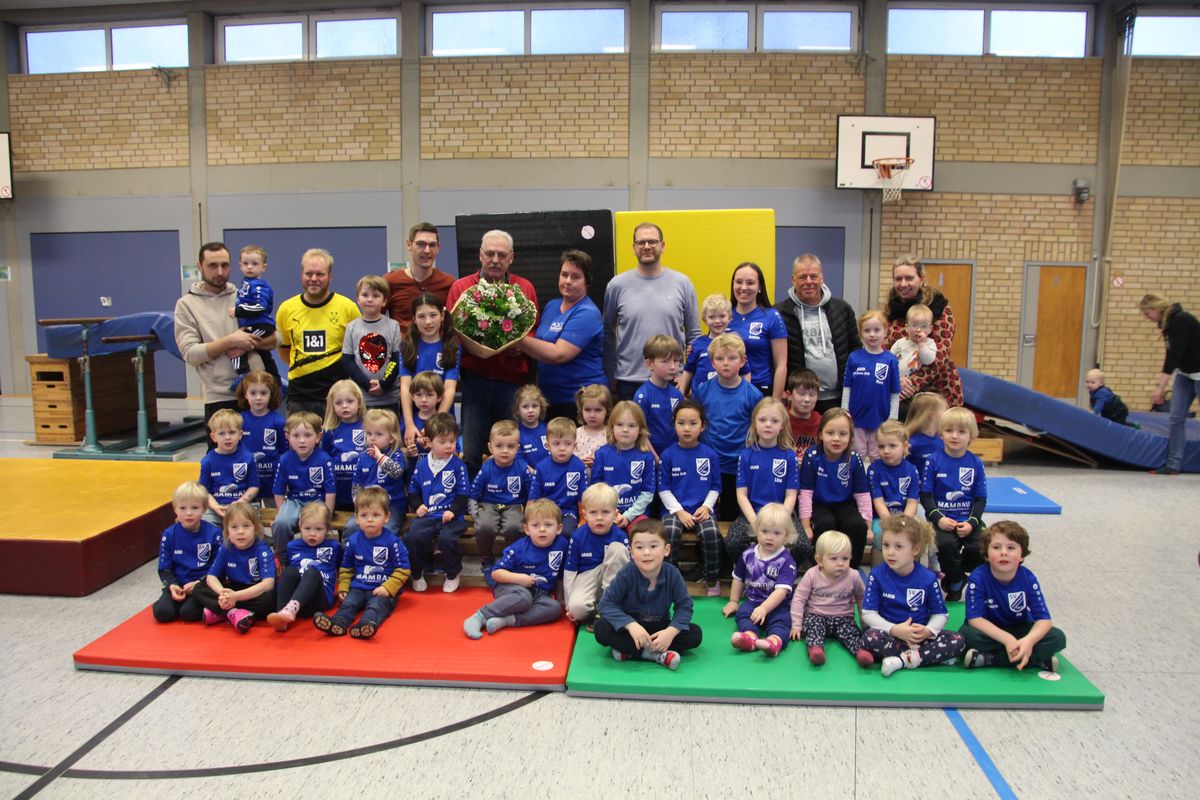 Die Turnabteilung des SVD bedankt sich bei der Firma Brandschutz Liesenkötter für die Spende